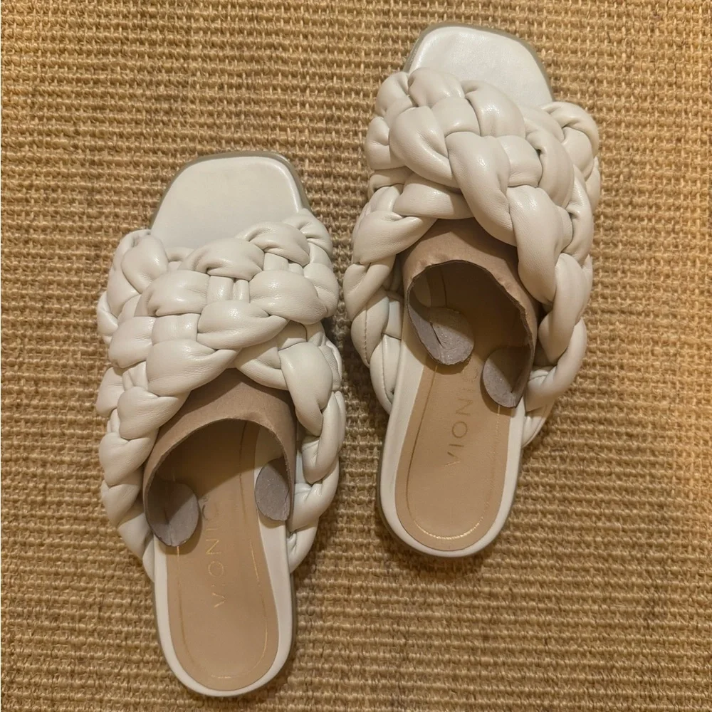 Vionic Cream Kalina Braided Slip-On Sandal
Size: 6 / Width: M - Picture 3 of 10